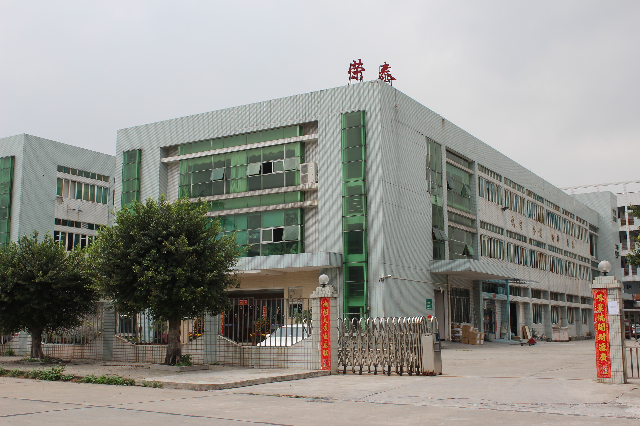 怎样选择可靠的帽子厂家