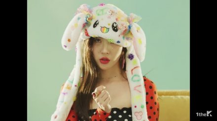 宣美新作《Noir》同款兔耳帽，戴上兔耳帽的宣美还是那么美！