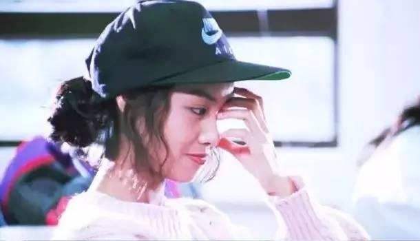 戴帽子的发型